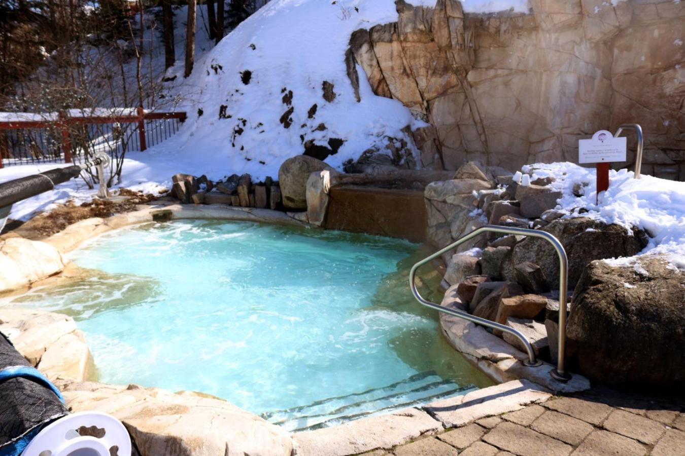 Relax Unwind Explore Les Eaux 233 3 Villa Mont-Tremblant Ngoại thất bức ảnh